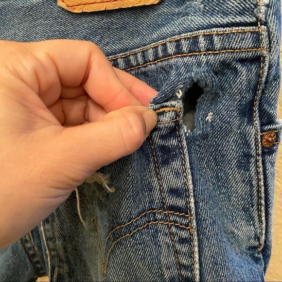 LEVI’S 550 Blue Relaxed Fit Frayed Raw Hem Jean Shorts 30-Fit Small - Picture 7 of 9